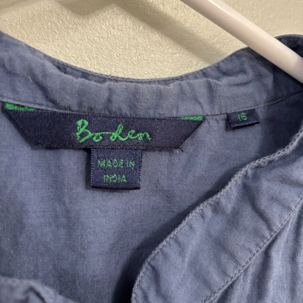 Boden Blue Floral Embroidered button down Top size medium - Picture 5 of 7